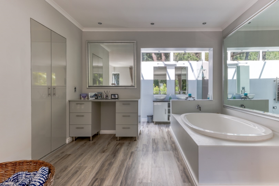 3 Bedroom Property for Sale in Constantia Western Cape